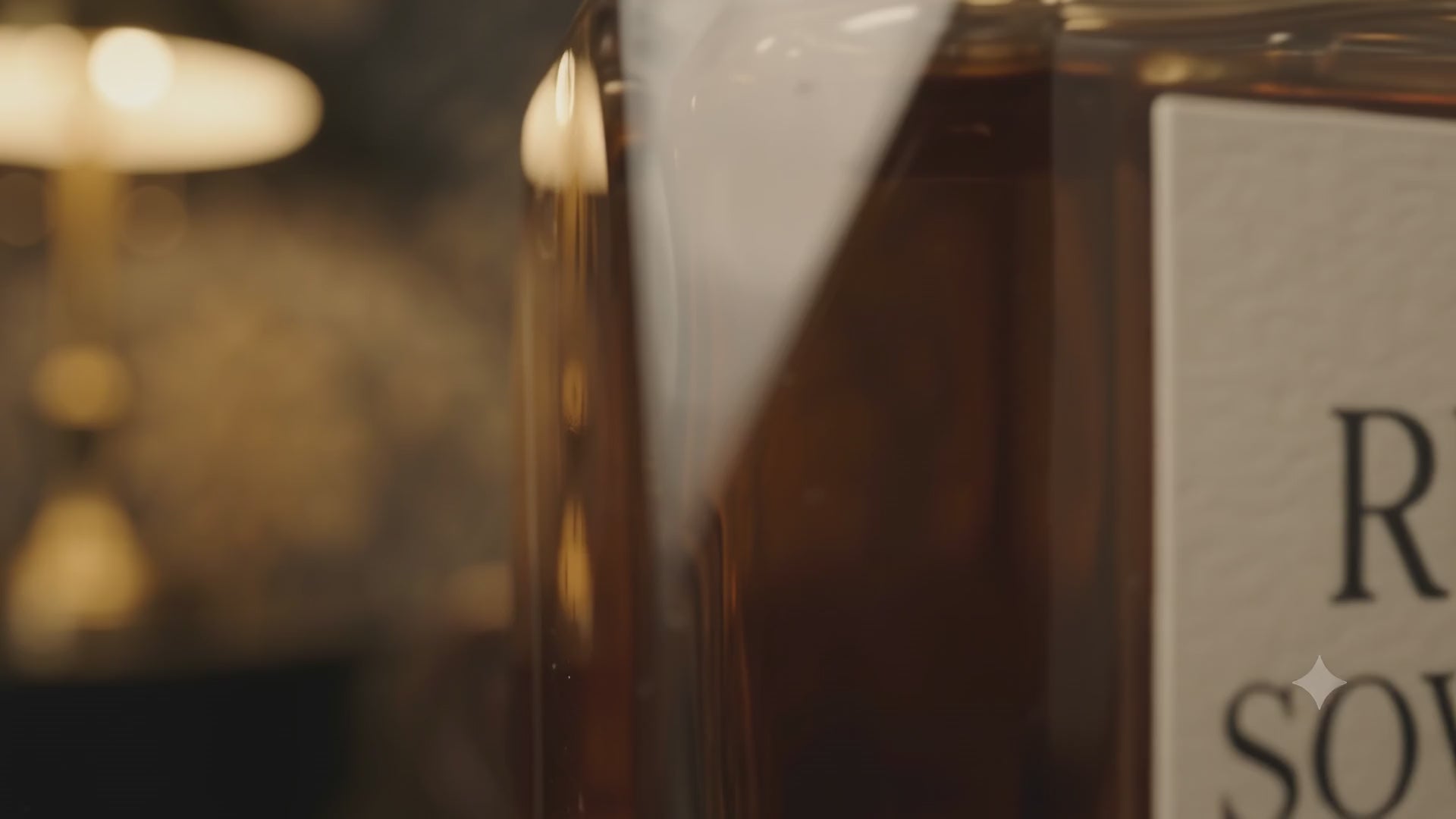 RUVEÉ Sovereign unisex Parfum video